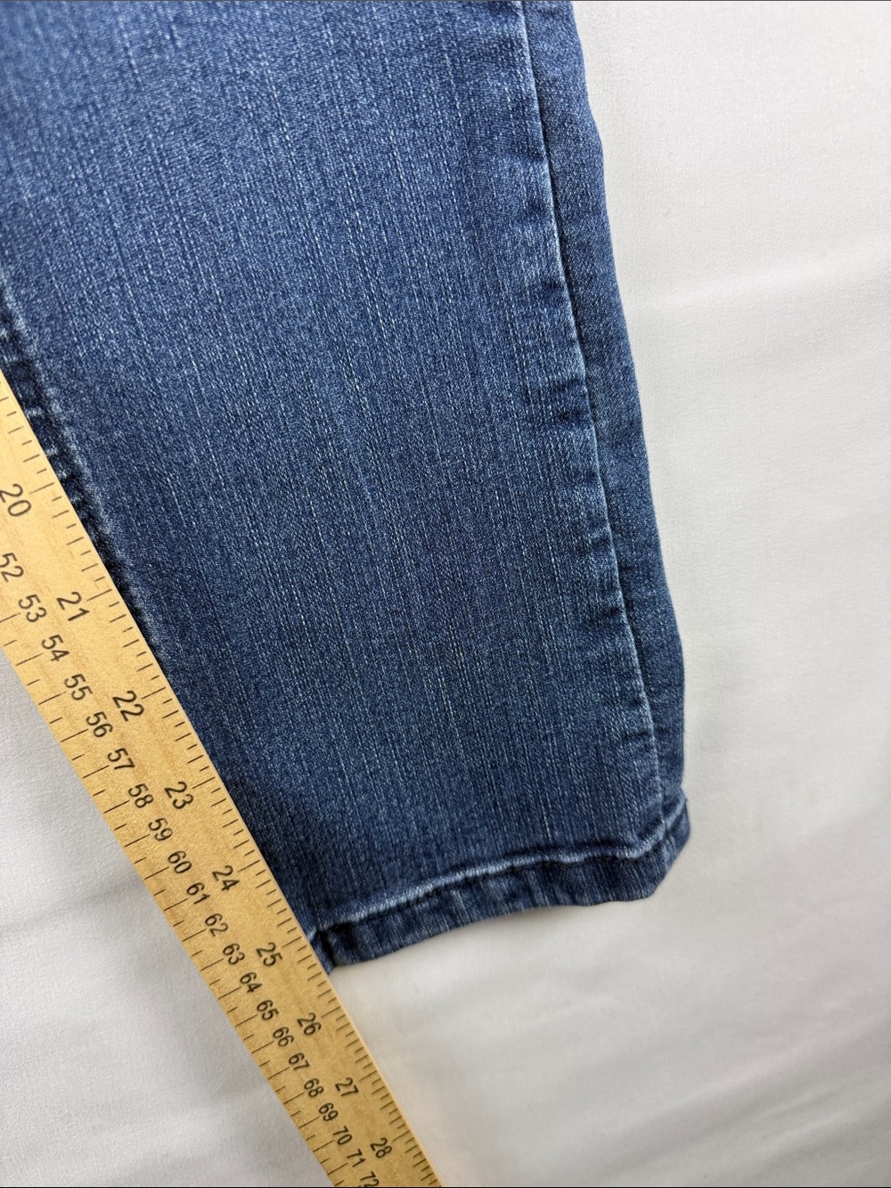 Democracy Ab Solution Crop Jeans Women's Size 6 Stretch Denim - Picture 2 of 9